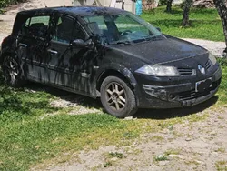 Usata 2006 Renault Mégane II Tre volumi | 1100 € (Buon prezzo)