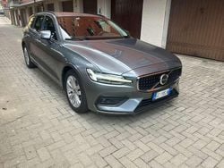 Usata 2020 Volvo V60 Business Edition Station wagon | 18.900 € (Ottimo prezzo)