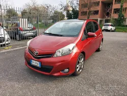 Rosso Usata 2012 Toyota Yaris Active Due volumi | 5800 € (Buon prezzo)