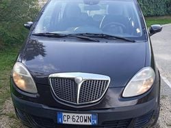 Marrone Usata 2004 Lancia Musa Monovolume | 2500 € (Cara)