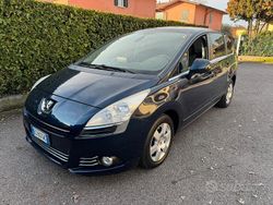 Usata 2011 Peugeot 5008 Monovolume | 3900 € (Cara)