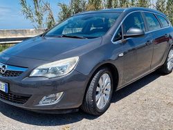 Grigio Usata 2012 Opel Astra Cosmo Station wagon | 4500 € (Buon prezzo)