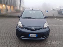 Grigio Usata 2014 Toyota Aygo Cool Due volumi | 5700 € (Buon prezzo)