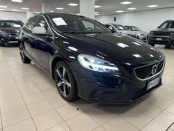 Nero Usata 2018 Volvo V40 R-Design Tre volumi | 9900 € (Buon prezzo)
