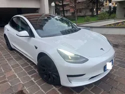 Bianco Usata 2021 Tesla Model 3 Standard Range Tre volumi | 25.000 € (Buon prezzo)