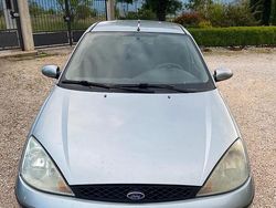 Usata 2003 Ford Focus Due volumi | 1800 € (Buon prezzo)