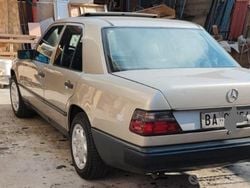 Grigio Usata 1987 Mercedes 300 Tre volumi | 3900 €