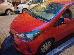 Rosso Usata 2019 Toyota Yaris Tre volumi | 9250 € (Ottimo prezzo)