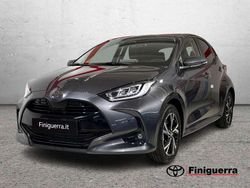 Grigio Nuova 2026 Toyota Yaris Hybrid Comfort Tre volumi | 23.240 € (Cara)