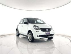 Bianco e tetto nero Usata 2018 Smart ForFour Prime Due volumi | 9500 € (Buon prezzo)