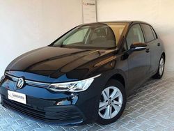 Nero Usata 2023 VW Golf VIII Life Tre volumi | 21.980 € (Super prezzo)