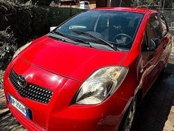 Rosso Usata 2008 Toyota Yaris Due volumi | 2800 € (Ottimo prezzo)