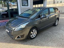 Grigio Usata 2014 Peugeot 5008 Active Monovolume | 7350 € (Buon prezzo)