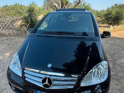 Nero Usata 2011 Mercedes 180 Avantgarde Tre volumi | 4500 €