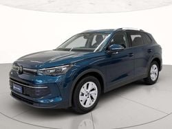 Nightshade blue metallizzato Usata 2024 VW Tiguan Edition SUV | 33.500 €