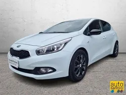 Bianco Usata 2015 Kia Ceed Active Tre volumi | 8950 €