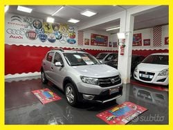 Grigio Usata 2013 Dacia Sandero Prestige Due volumi | 4499 € (Buon prezzo)