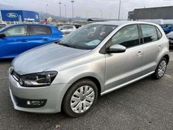 Grigio Usata 2013 VW Polo Comfortline Tre volumi | 6490 € (Buon prezzo)