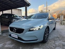 Blu Usata 2016 Volvo V40 R-Design Kinetic Tre volumi | 6990 € (Ottimo prezzo)