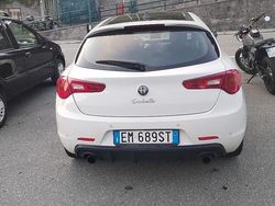 Bianco Usata 2012 Alfa Romeo Giulietta Tre volumi | 6000 € (Ottimo prezzo)