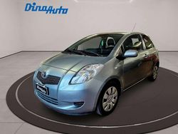 Grigio Usata 2006 Toyota Yaris Sol Tre volumi | 2990 € (Buon prezzo)