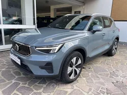 Thunder grey Usata 2022 Volvo XC40 Core SUV | 28.900 € (Buon prezzo)