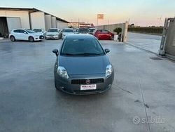 Grigio Usata 2009 Fiat Grande Punto Emotion Due volumi | 6500 € (Buon prezzo)