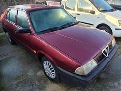 Rosso Usata 1992 Alfa Romeo 33 Tre volumi | 1500 €