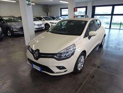 Beige Usata 2016 Renault Clio IV Zen Tre volumi | 8400 € (Ottimo prezzo)