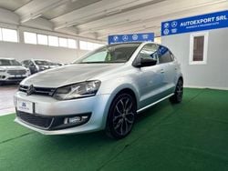Grigio Usata 2011 VW Polo Highline Tre volumi | 6900 € (Buon prezzo)