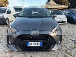 Grigio Usata 2022 Toyota Yaris Active Tre volumi | 10.900 € (Ottimo prezzo)