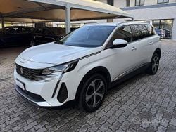 Bianco / pastello Usata 2021 Peugeot 5008 Allure SUV | 24.900 € (Buon prezzo)