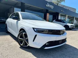 Bianco Nuova 2025 Opel Astra Elegance Tre volumi | 30.500 € (Buon prezzo)