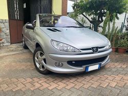 Argento Usata 2005 Peugeot 206 CC Quiksilver Cabrio | 4900 € (Molto cara)