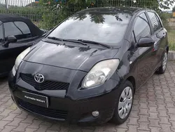 Nero Usata 2010 Toyota Yaris Sol Tre volumi | 2900 € (Buon prezzo)
