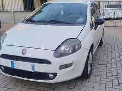 Bianco Usata 2012 Fiat Punto Easy Tre volumi | 1800 € (Ottimo prezzo)