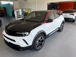 Ice flow white Usata 2023 Opel Mokka-e GS Line SUV | 24.890 € (Buon prezzo)