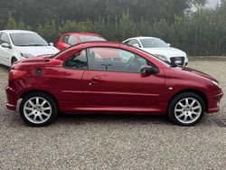 Rosso Usata 2004 Peugeot 206 CC Cabrio | 2990 € (Buon prezzo)