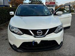 Bianco Usata 2015 Nissan Qashqai SUV | 9500 € (Cara)