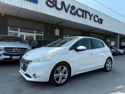 Bianco Usata 2013 Peugeot 208 Due volumi | 4500 € (Buon prezzo)