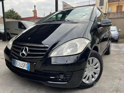 Nero Usata 2011 Mercedes A160 Avantgarde Tre volumi | 3800 € (Ottimo prezzo)