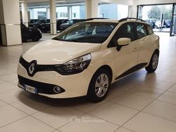 Beige Usata 2015 Renault Clio IV Life Tre volumi | 7500 € (Buon prezzo)