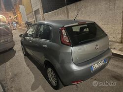 Grigio Usata 2012 Fiat Grande Punto Due volumi | 3500 € (Buon prezzo)