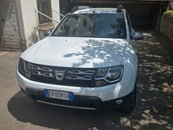 Bianco Usata 2014 Dacia Duster Lauréate SUV | 6500 € (Buon prezzo)