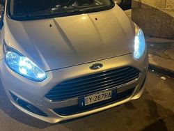 Usata 2015 Ford Fiesta Tre volumi | 5500 € (Buon prezzo)