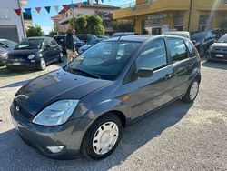Grigio scuro Usata 2004 Ford Fiesta Ghia Due volumi | 3500 € (Molto cara)