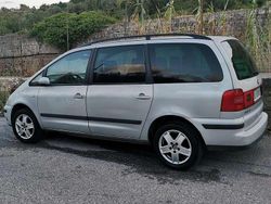 Argento Usata 2000 VW Sharan Trendline Monovolume | 1700 €