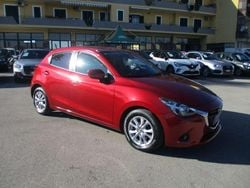 Rosso Usata 2015 Mazda 2 Essence Due volumi | 8500 € (Buon prezzo)
