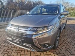 Grigio Usata 2021 Mitsubishi Outlander SUV | 23.000 € (Buon prezzo)
