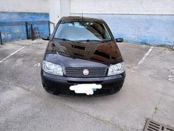 Nero Usata 2009 Fiat Punto Due volumi | 3200 € (Molto cara)